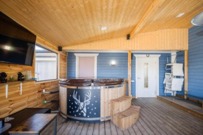 3 bedrooms House with big hot tube., Turku